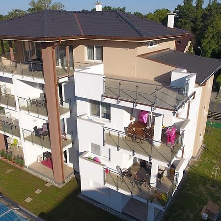 Laguna Beach Apartmanok Siofok Exterior photo