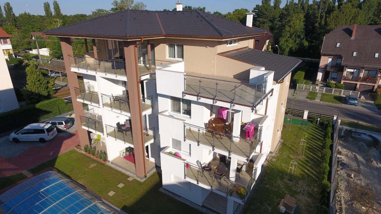 Laguna Beach Apartmanok Siofok Exterior photo
