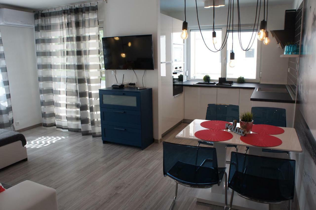 Laguna Beach Apartmanok Siofok Exterior photo